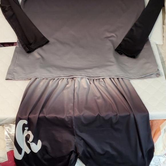 Cute outfit (NOT Pink by VS) - Picture 2 of 3